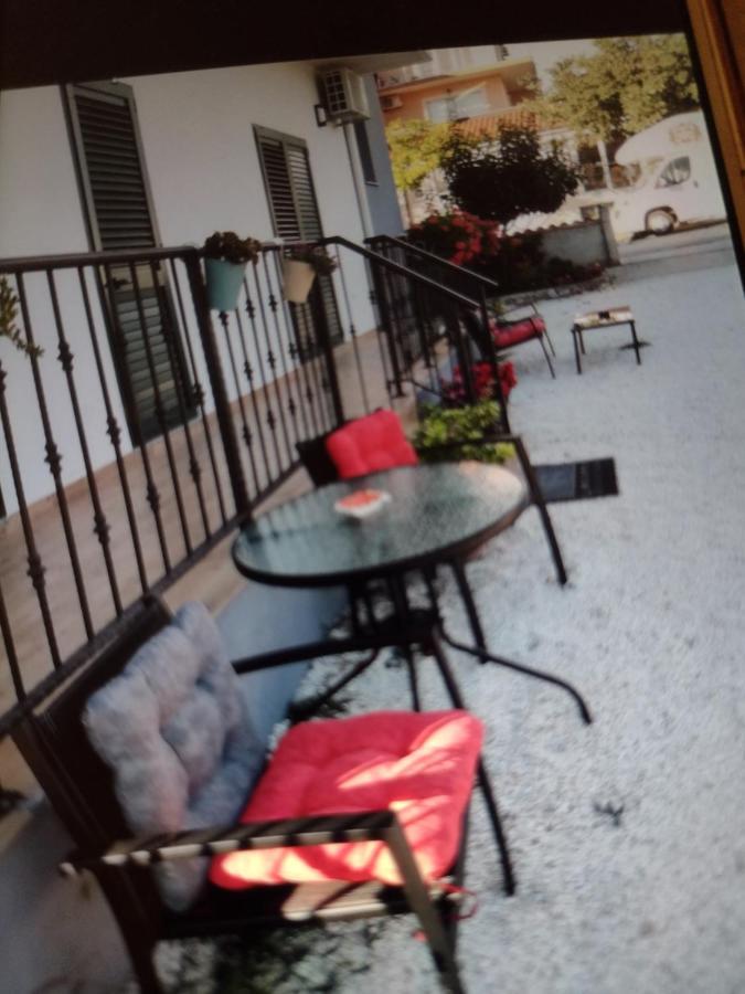Kalauz Rooms Lozovac Buitenkant foto