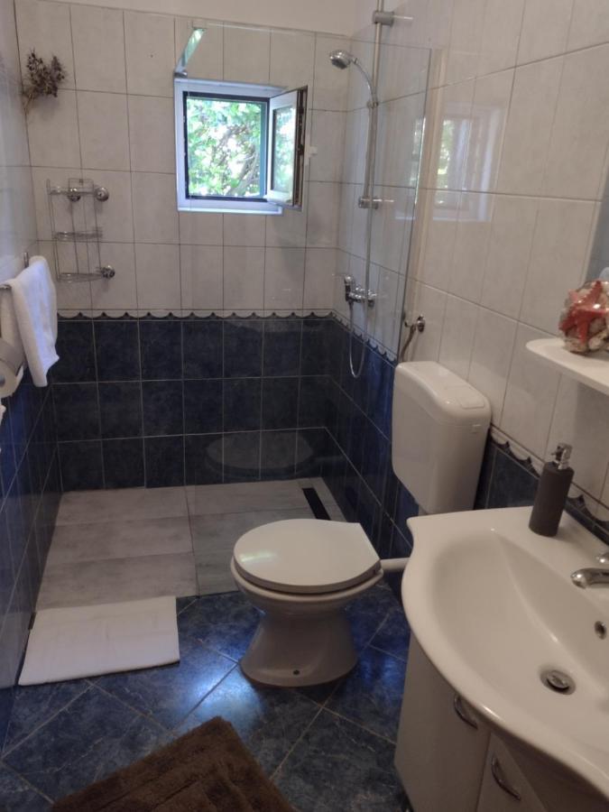 Kalauz Rooms Lozovac Buitenkant foto