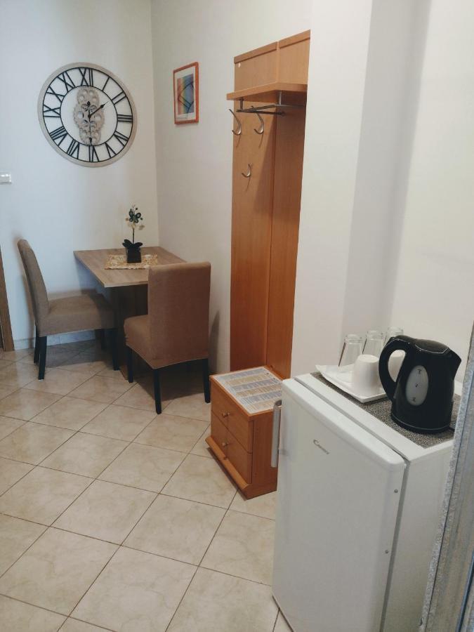 Kalauz Rooms Lozovac Buitenkant foto