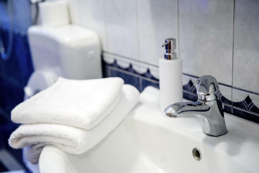 Kalauz Rooms Lozovac Buitenkant foto