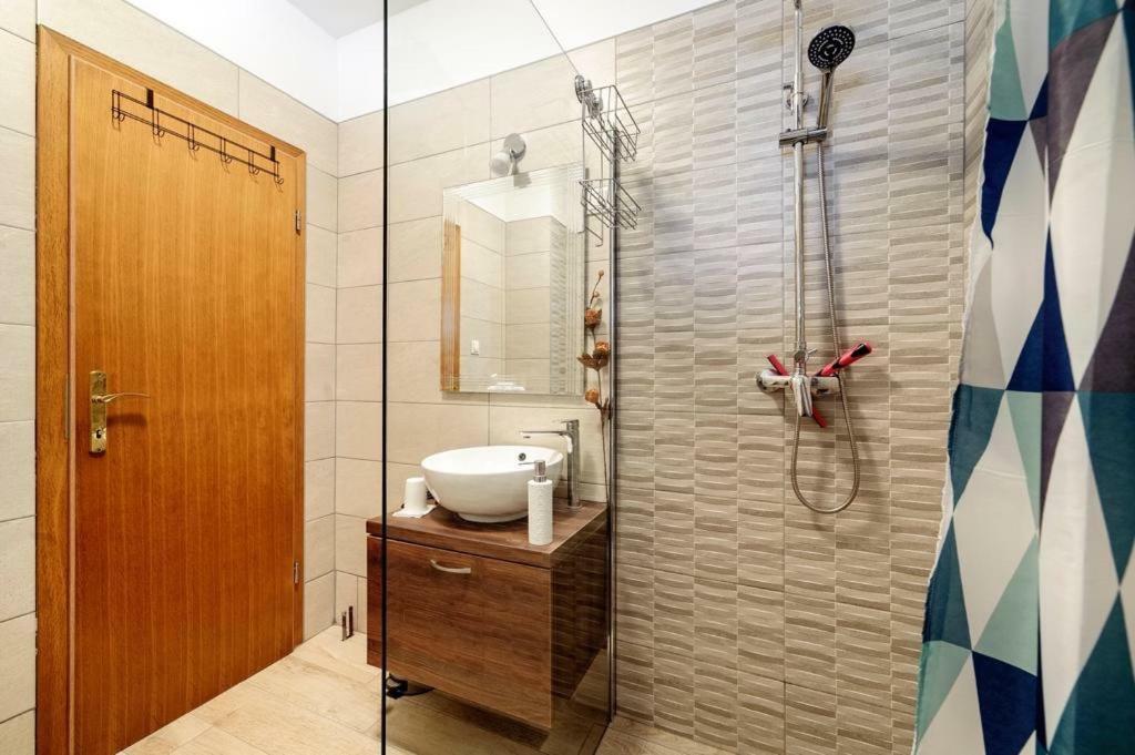 Kalauz Rooms Lozovac Buitenkant foto